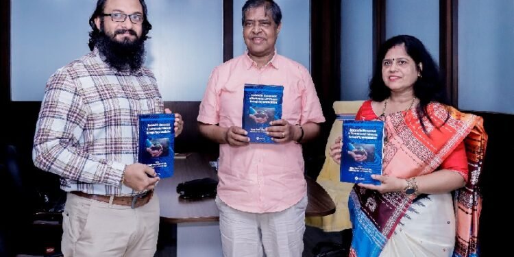 ବିଶ୍ୱ ପ୍ରଦୂଷଣ ମୁକାବିଲା ପାଇଁ ଫାଇଟୋରେମେଡିଏସନ୍ ପଦ୍ଧତି ଉପରେ ଭୁବନେଶ୍ୱର ଏସ୍ଓଏରେ ପୁସ୍ତକ ଉନ୍ମୋଚନ