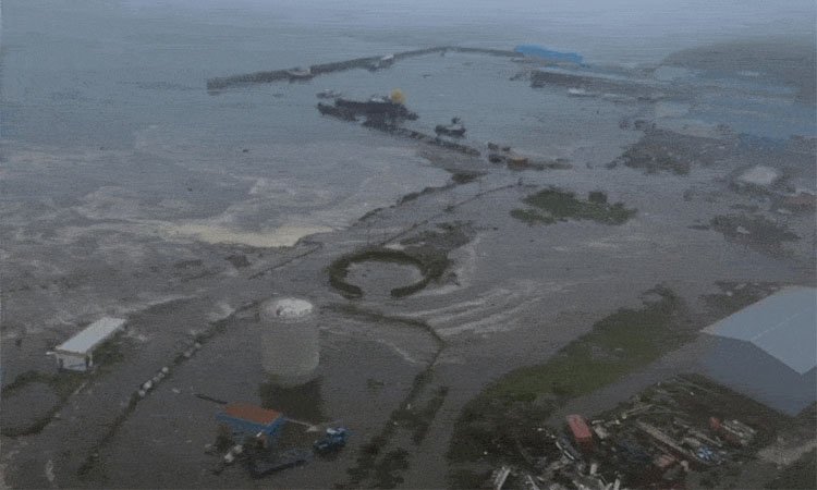 Tsunami strikes Hawaii, Alaska in US after powerful 8.8 magnitude earthquake in Russia ।। ଋଷରେ ୮.୮ ତୀବ୍ରତାର ଶକ୍ତିଶାଳୀ ଭୂମିକମ୍ପ ପରେ ଆମେରିକାର ହାୱାଇ, ଆଲାସ୍କାରେ ଭୟଙ୍କର ସୁନାମି