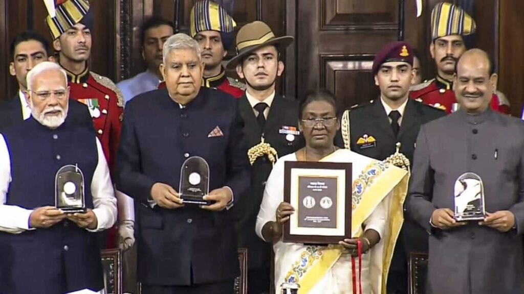 President releases Constitution in 9 new languages || ୯ଟି ନୂଆ ଭାଷାରେ ସମ୍ବିଧାନ ଉନ୍ମୋଚନ କଲେ ରାଷ୍ଟ୍ରପତି