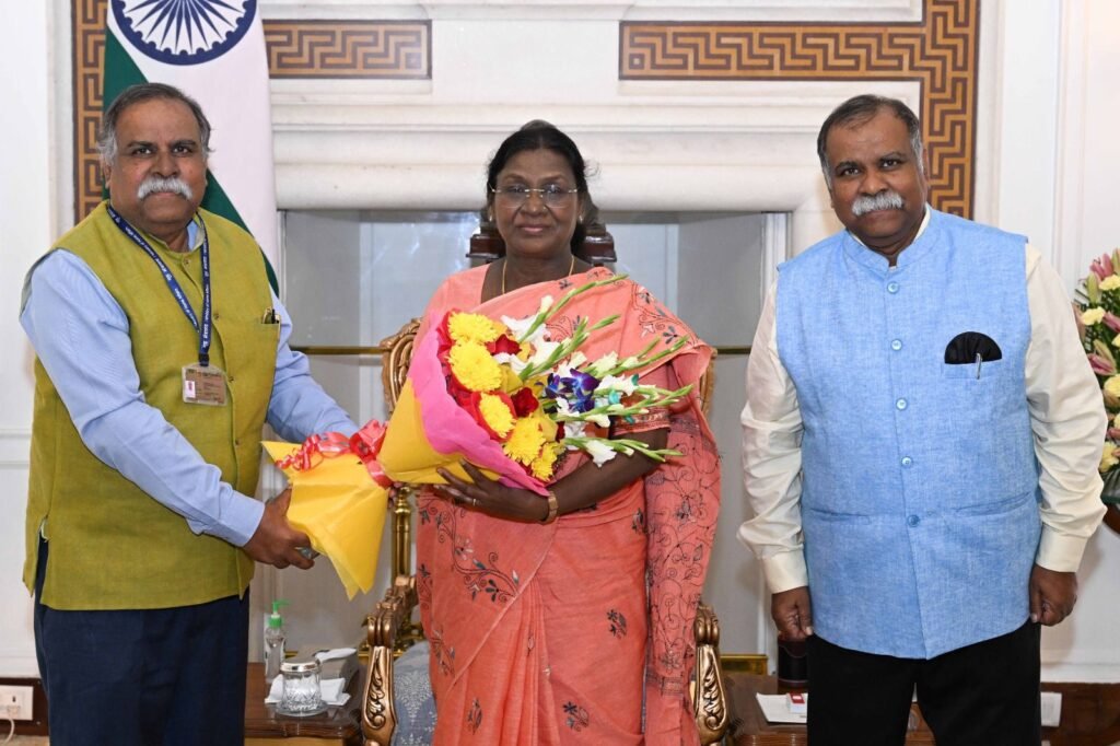 Interview of Professor Kishore and Engineer Ashok with the President || ରାଷ୍ଟ୍ରପତିଙ୍କ ସହ ପ୍ରଫେସର କିଶୋର ଓ ଇଞ୍ଜିନିୟର ଅଶୋକଙ୍କ ସାକ୍ଷାତକାର