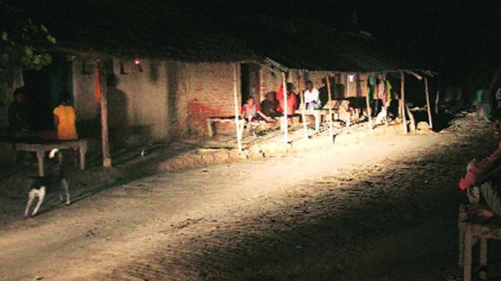 25 years in darkness: This village still waiting for electricity || ଅନ୍ଧାରରେ ବିତିଲା ୨୫ବର୍ଷ: ଏବେ ବି ବିଦ୍ୟୁତ୍ ଅପେକ୍ଷାରେ ଏହି ଗାଁ