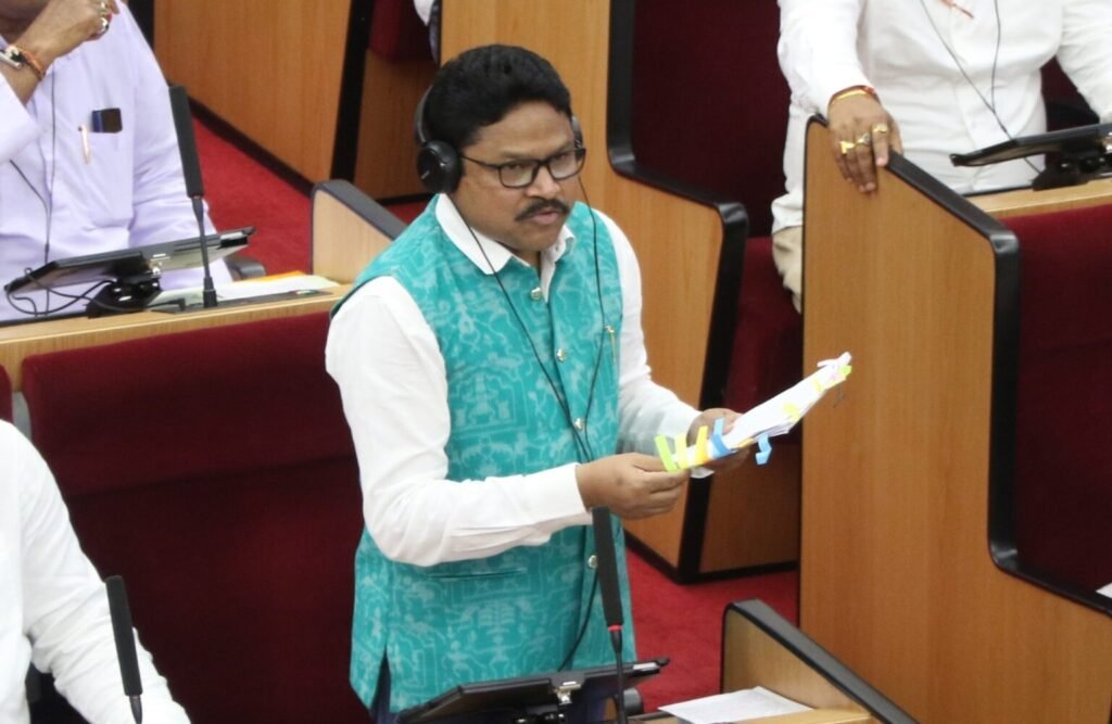 ଓଡ଼ିଶାରେ ସରକାରୀ ଡାକ୍ତରଖାନା ଅପେକ୍ଷା ଘରୋଇ ହସ୍ପିଟାଲରେ ସି-ସେକ୍ସନ ଡେଲିଭରି ଅଧିକ: ମନ୍ତ୍ରୀ || C-section deliveries more in private hospitals than government hospitals in Odisha: Minister