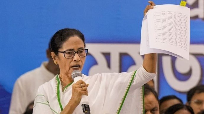 Mamata’s mother is shocked to see her father and voter opening SIR at the age of 5 ।। ୫ ବର୍ଷ ବୟସରେ ବାପା ଓ ଭୋଟର ଏସ୍ଆଇଆର୍ ଖୋଲୁଛି ମମତାଙ୍କ ଗୁମର