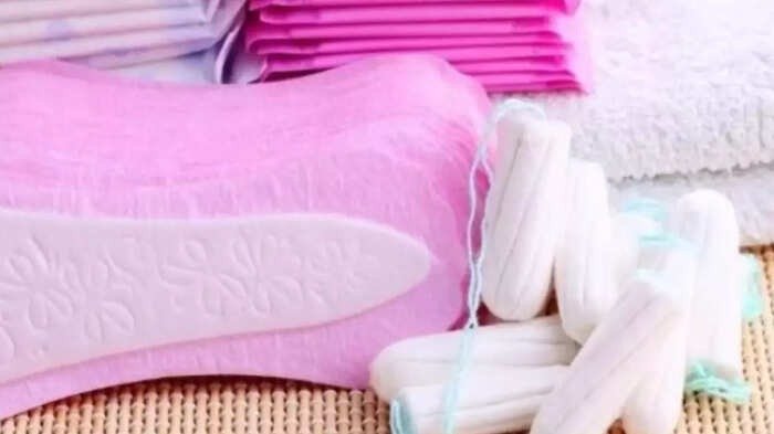 Sanitary napkins not distributed to 6 lakh students in Delhi ।। ଦିଲ୍ଲୀରେ ୬ଲକ୍ଷ ଛାତ୍ରୀଙ୍କୁ ସାନିଟାରୀ ନାପକିନ୍ ବଣ୍ଟନ କରାଯାଇନାହିଁ, ସିଏସ୍ ଙ୍କୁ ଅବମାନନା ନୋଟିସ ଜାରି