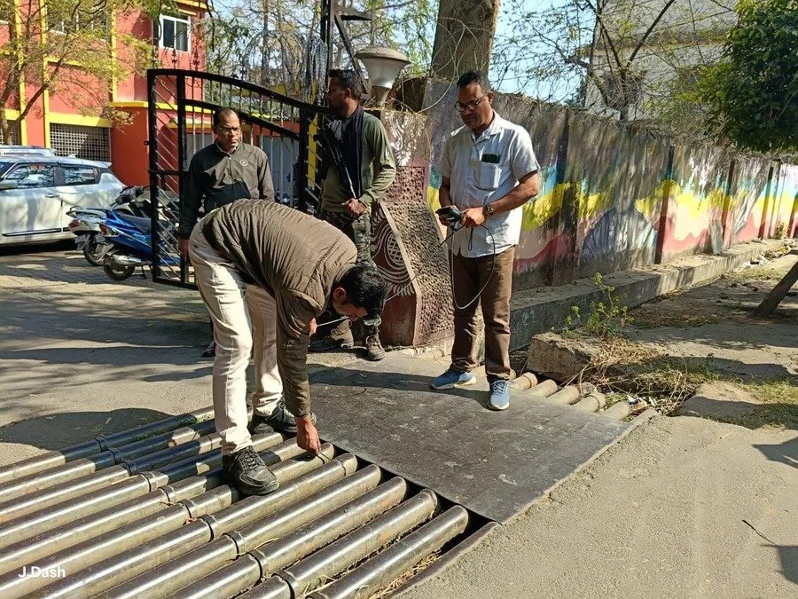 Bomb threats in courts of Cuttack, Puri and Phulbani, high alert issued || କଟକ, ପୁରୀ ଓ ଫୁଲବାଣୀର କୋର୍ଟରେ ବୋମା ଧମକ, ହାଇ ଆଲର୍ଟ ଜାରି