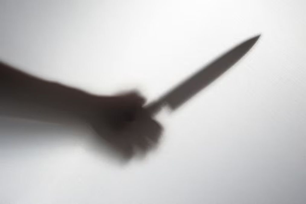 ହୋଟେଲ ରୋଷେୟାଙ୍କ ଗଳା କାଟି ଚମ୍ପଟ ମାରିଲା ହେଲପର୍ || Hotel cook’s throat slit by helper in Bhubaneswar